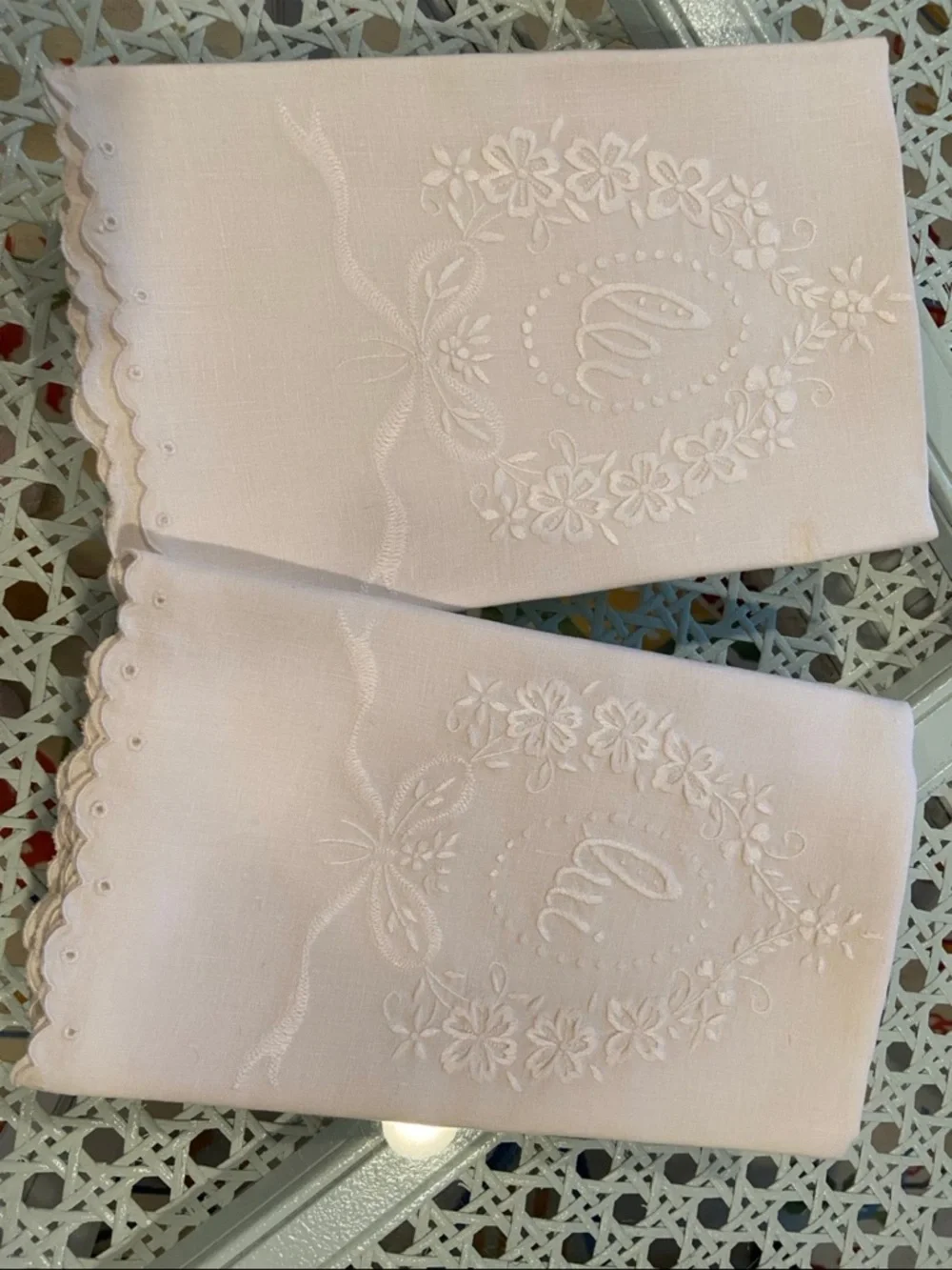 Gorgeous Vintage White Embroidered Bath Towels Set - in italian ‘his&hers’